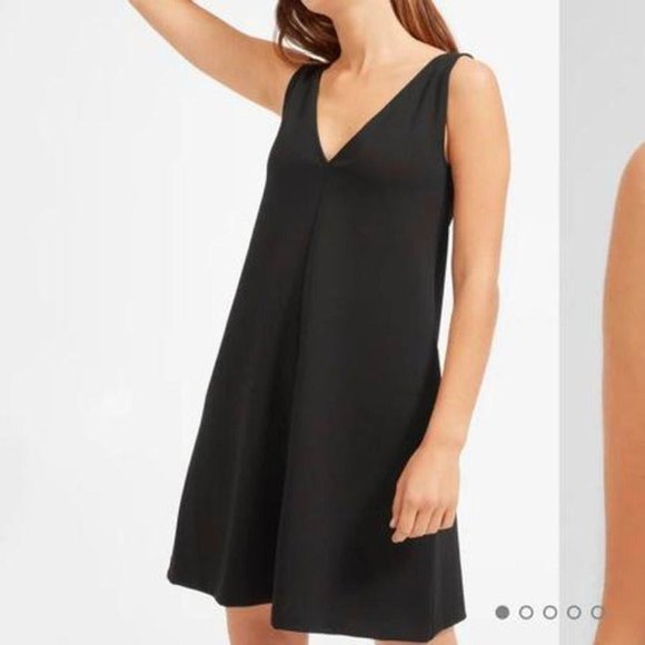 Everlane Dresses & Skirts - Everlane The Deep V Neck Black Dress | Sz 4